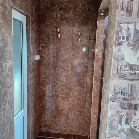 Гостевой Дом Ирина Sukhumi Exterior foto