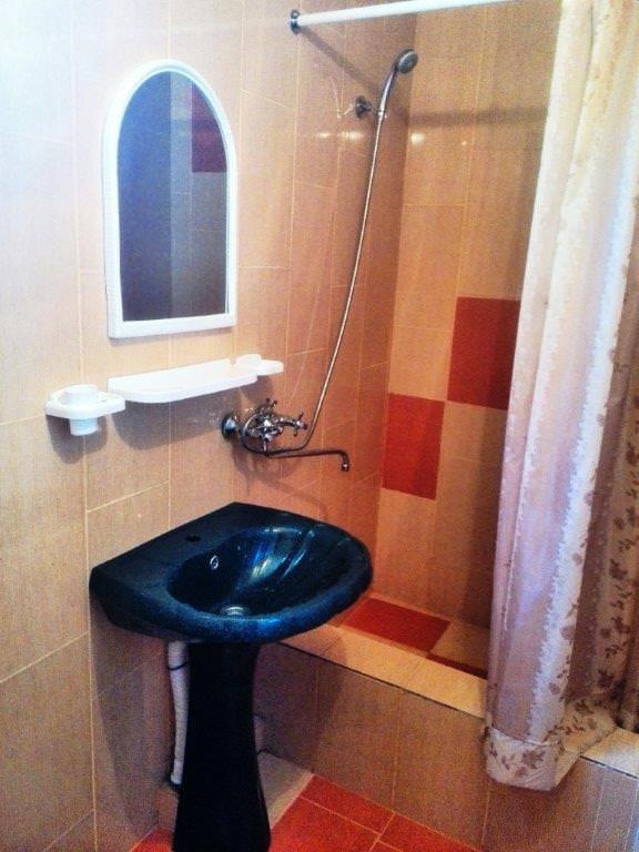 Гостевой Дом Ирина Sukhumi Exterior foto